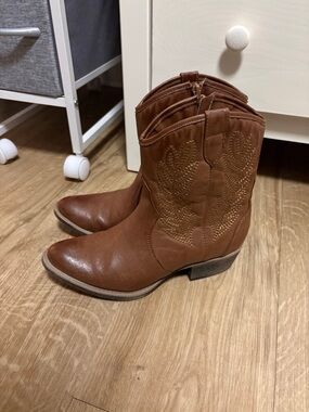 Coconuts by Matisse Tan Western Ankle Cowboy Boots